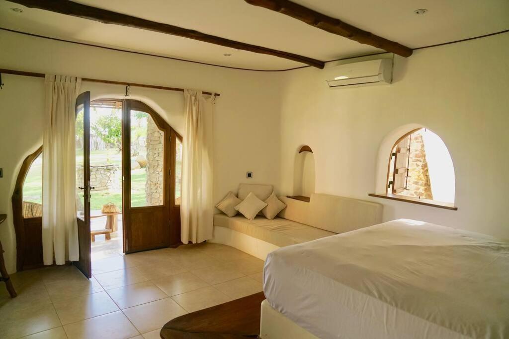Beach-Front Sumbawa Surf House Lemonga エクステリア 写真