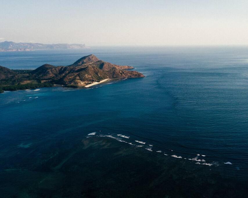 Beach-Front Sumbawa Surf House Lemonga エクステリア 写真