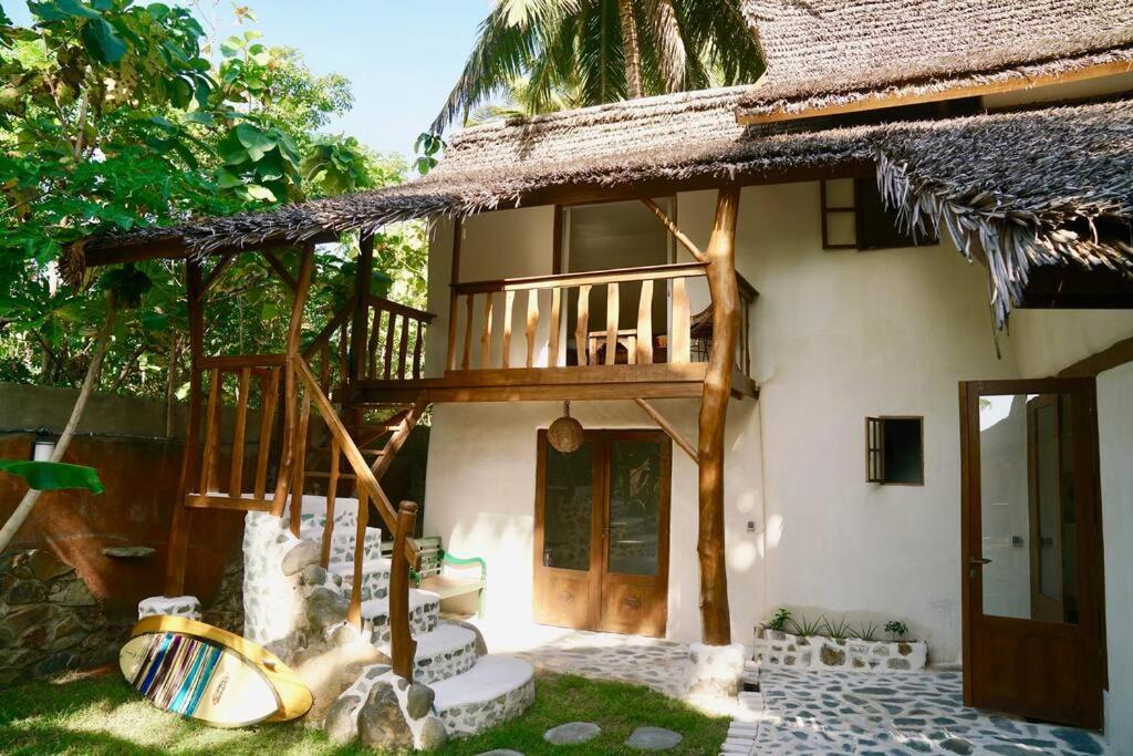 Beach-Front Sumbawa Surf House Lemonga エクステリア 写真
